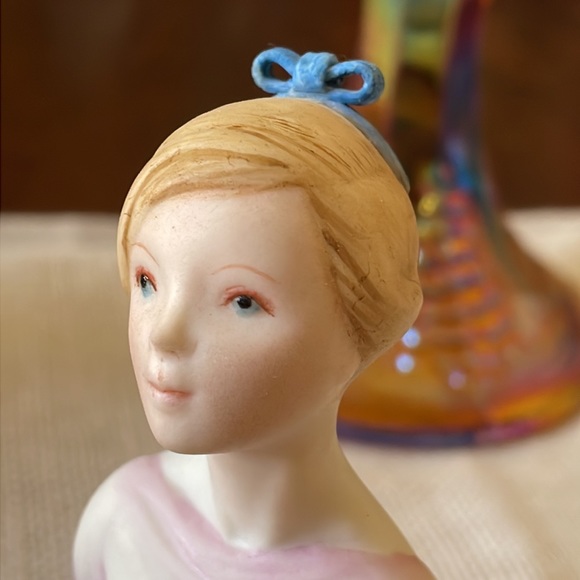 Vintage Cybis Girl with trinket chest Box porcelain figurine statue signed 1967 - Picture 2 of 9